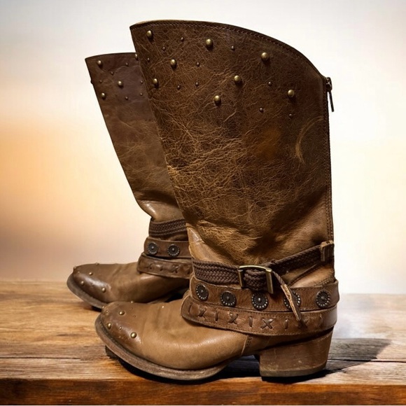 Corral Boots Shoes - Corral~ Buckle ~Genuine Leather Boots~ Women’s Shoes ~ Size 7